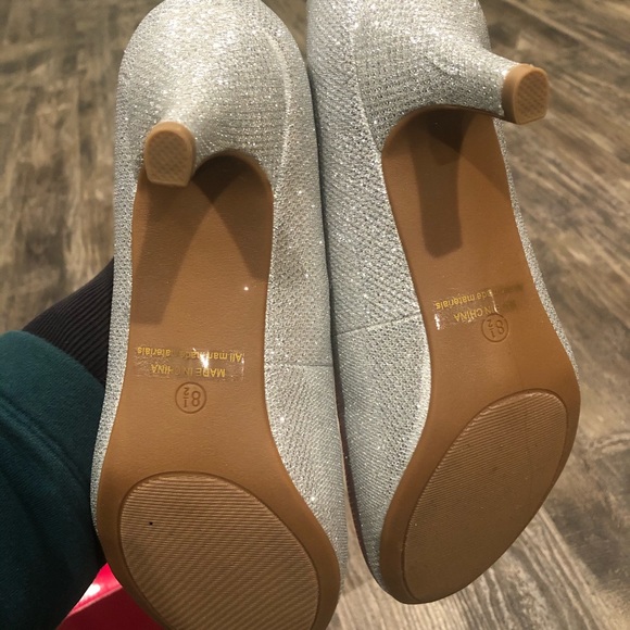 Heels - Picture 5 of 6